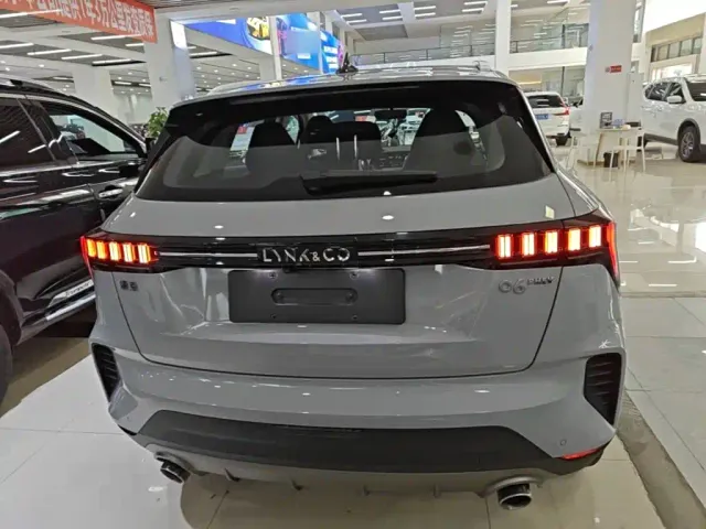 Lynk & Co 06 EM-P — Фото автомобиля 5
