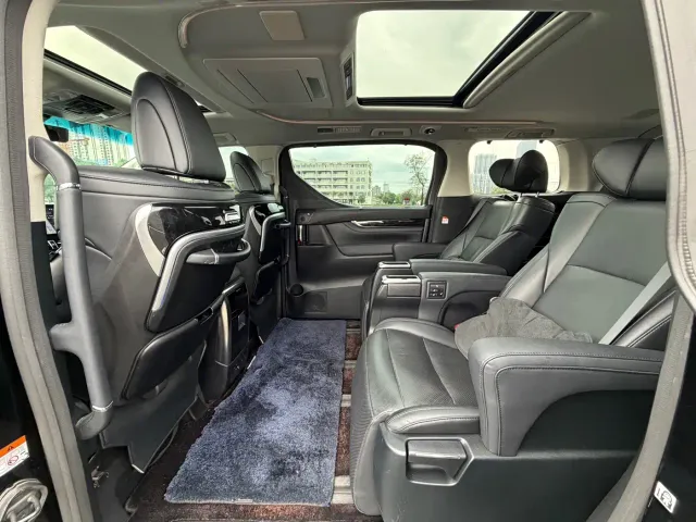 Toyota Vellfire — Фото автомобиля 10