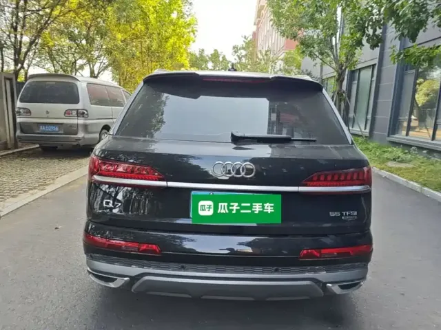 Audi Audi Q7 2023 55 TFSI quattro S line Sport — Фото автомобиля 6
