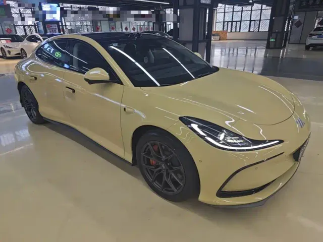IM Motors L6 — Фото автомобиля 3
