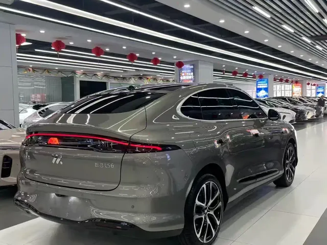 IM Motors LS6 — Фото автомобиля 12