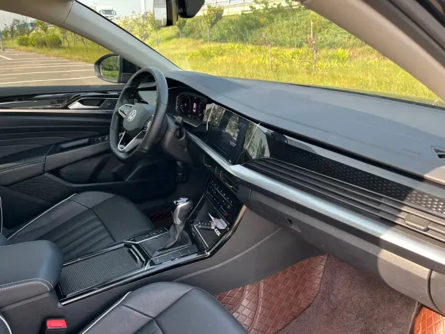Volkswagen Passat — Фото автомобиля 13
