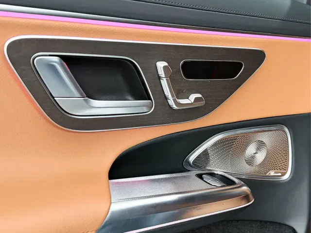 Mercedes-Benz E-Class — Фото автомобиля 16