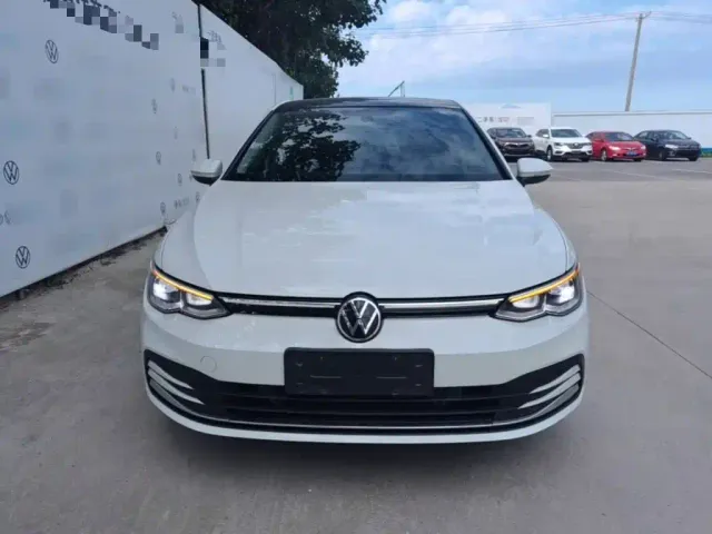 Volkswagen Golf — Фото автомобиля 2