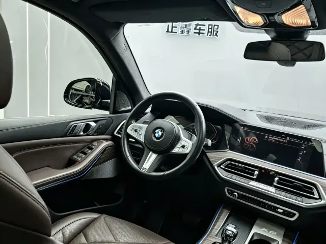 BMW X5 — Фото автомобиля 10