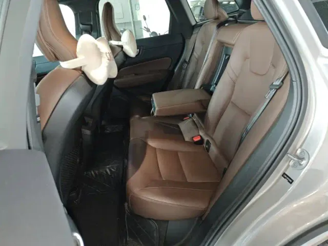 Volvo XC60 — Фото автомобиля 16