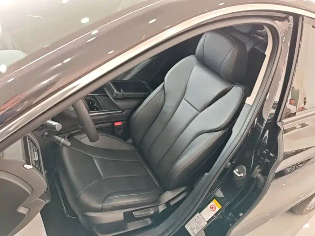 Hongqi H5 — Фото автомобиля 14