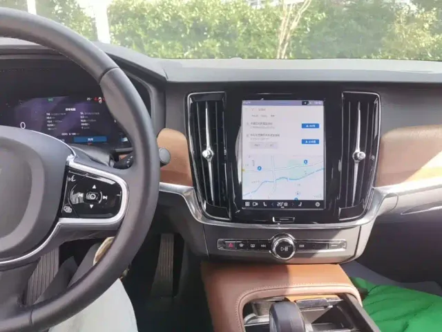 Volvo S90 — Фото автомобиля 12