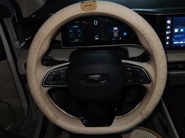 Geely ICON — Фото автомобиля 15