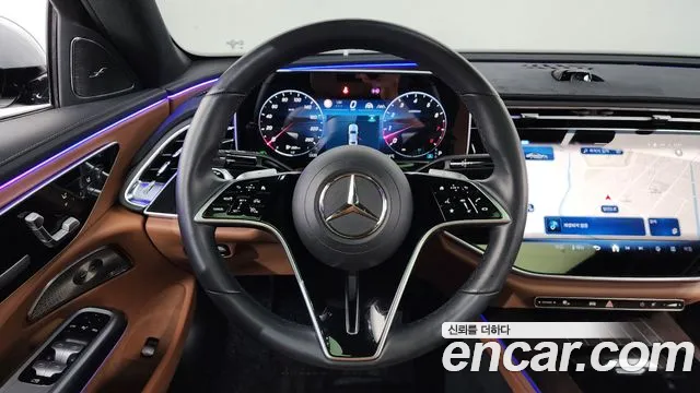 Mercedes-Benz E-Class — Фото автомобиля 12