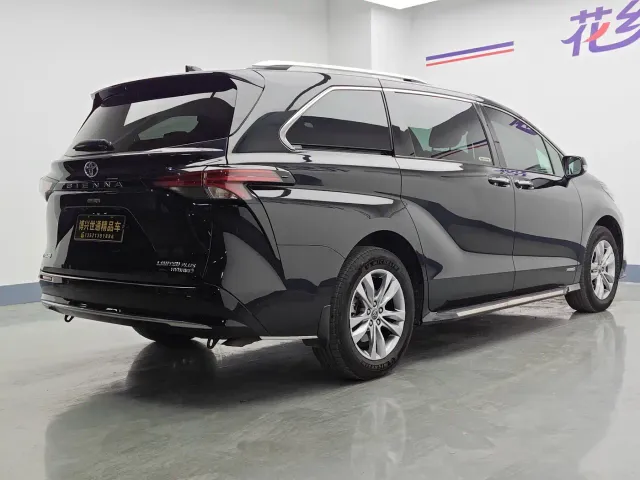 Toyota Sienna — Фото автомобиля 29