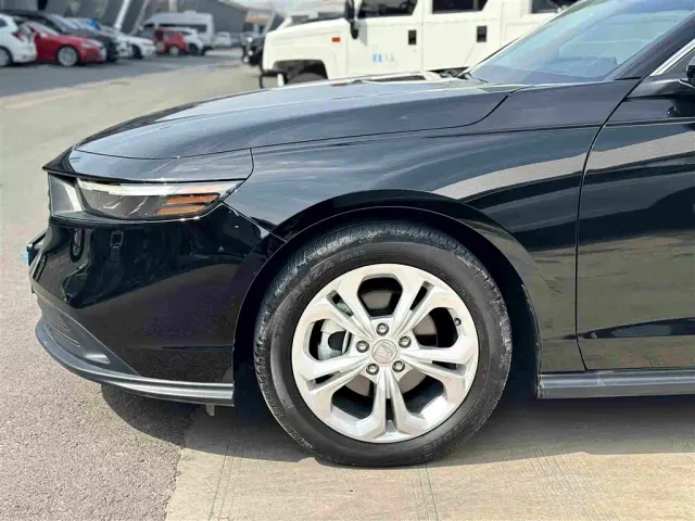 Honda Accord — Фото автомобиля 4
