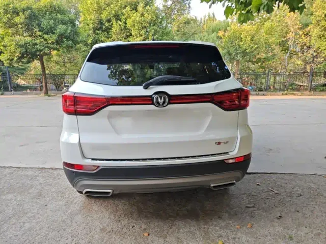 Changan CS75 — Фото автомобиля 5