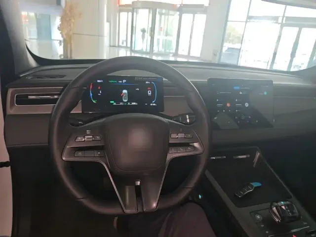 BYD Qin PLUS — Фото автомобиля 9