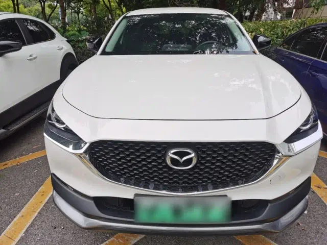 Mazda CX-30 EV — Фото автомобиля 2