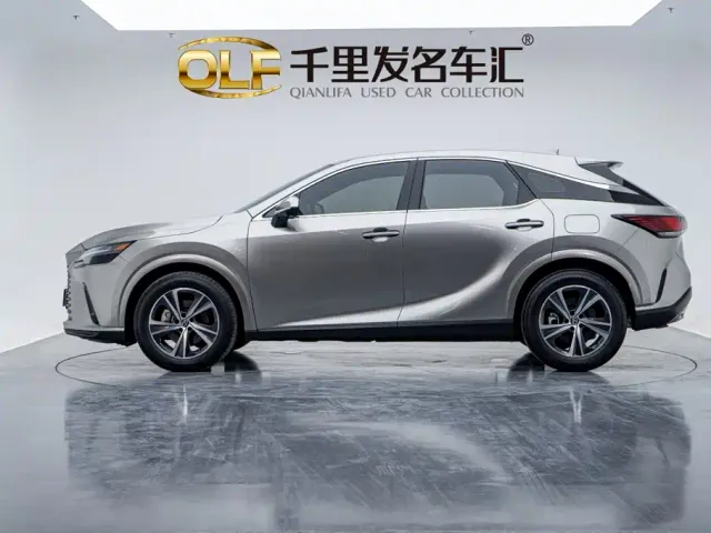 Lexus RX — Фото автомобиля 7