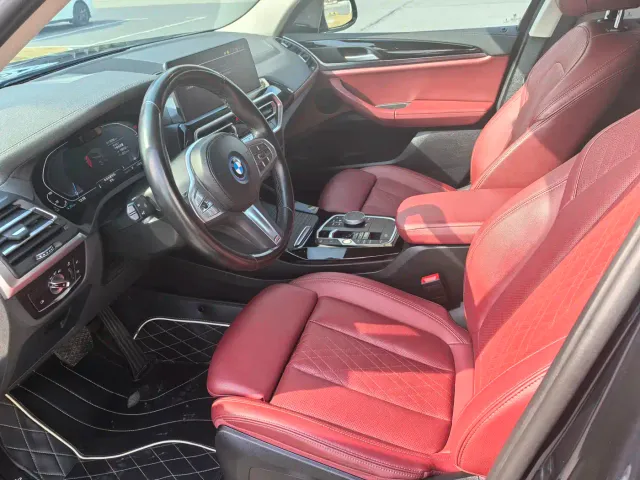 BMW iX3 — Фото автомобиля 4