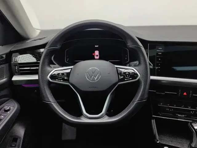Volkswagen Passat — Фото автомобиля 11