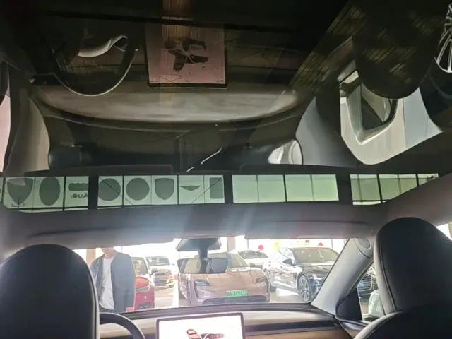 Tesla Model Y — Фото автомобиля 17