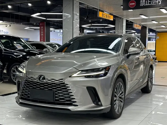 Фотография автомобиля — Lexus RX