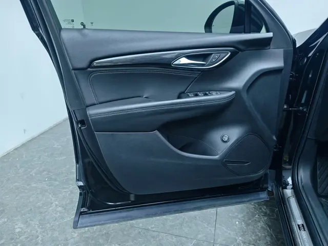 Buick Envision Plus — Фото автомобиля 19