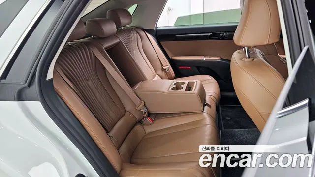 Hyundai Grandeur Grandeur (GN7) 2.5 Бензин 2WD — Фото автомобиля 11