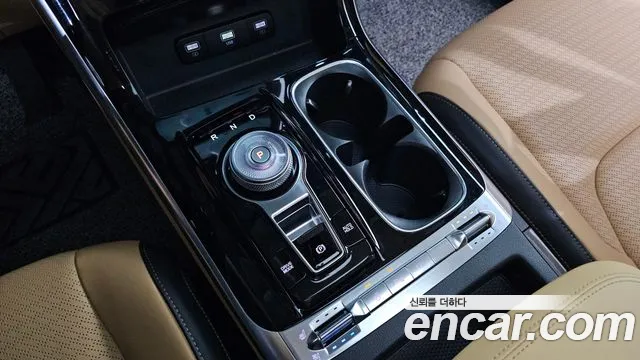 Kia Carnival Generation 4 — Фото автомобиля 12