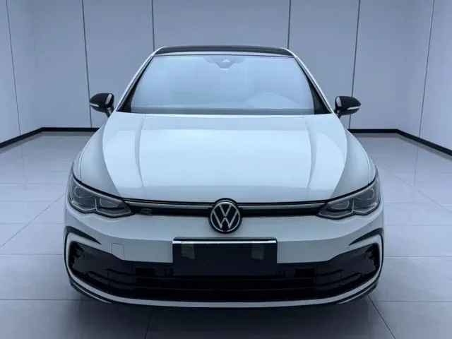 Volkswagen Golf — Фото автомобиля 2