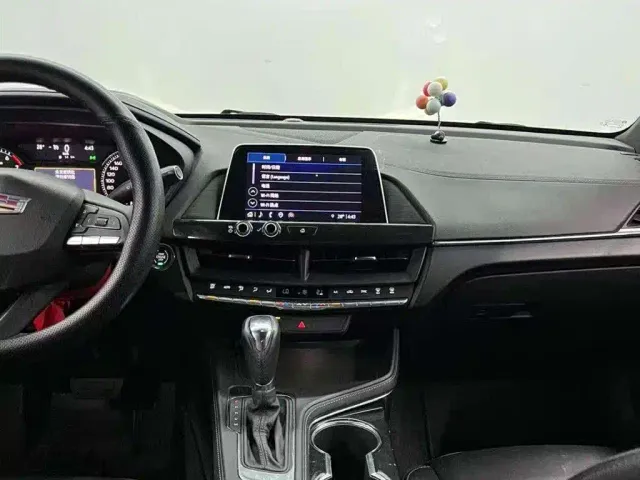 Cadillac CT4 — Фото автомобиля 9