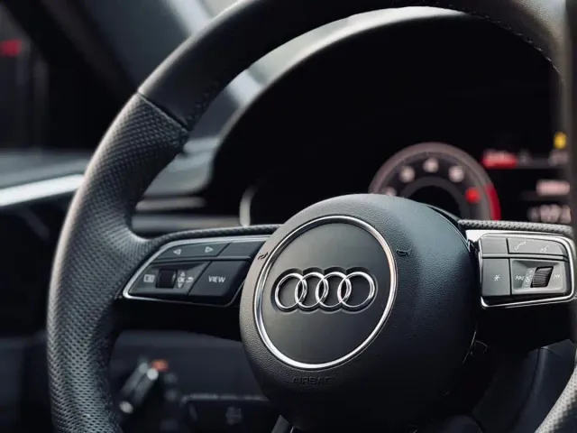 Audi A4L — Фото автомобиля 9