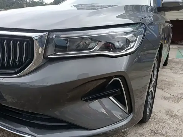 Geely Emgrand — Фото автомобиля 23