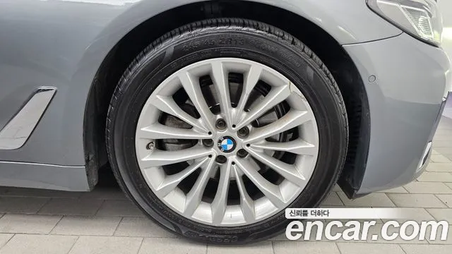 BMW 5 Series G30 — Фото автомобиля 6