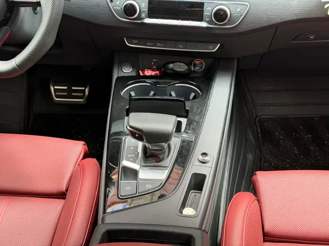Audi A4L — Фото автомобиля 9