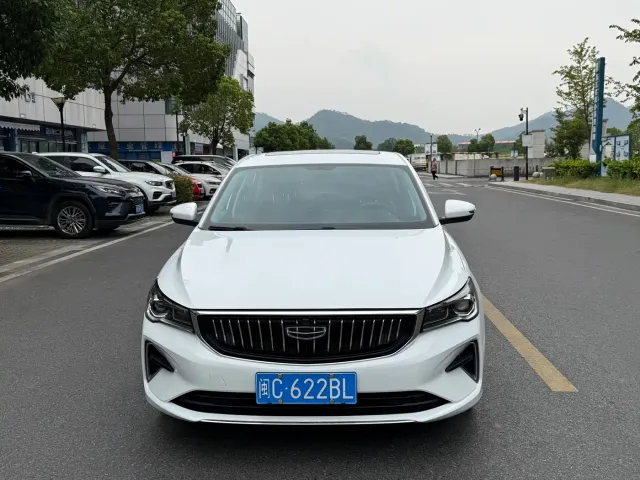 Geely Emgrand — Фото автомобиля 2