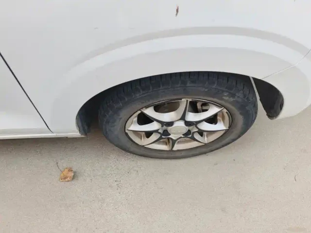 Roewe Clever — Фото автомобиля 6