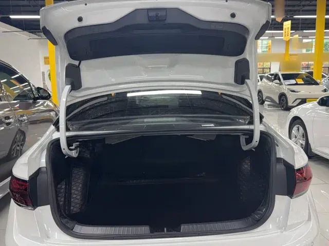 Volkswagen Sagitar — Фото автомобиля 14