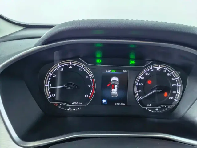 Geely Binyue — Фото автомобиля 8