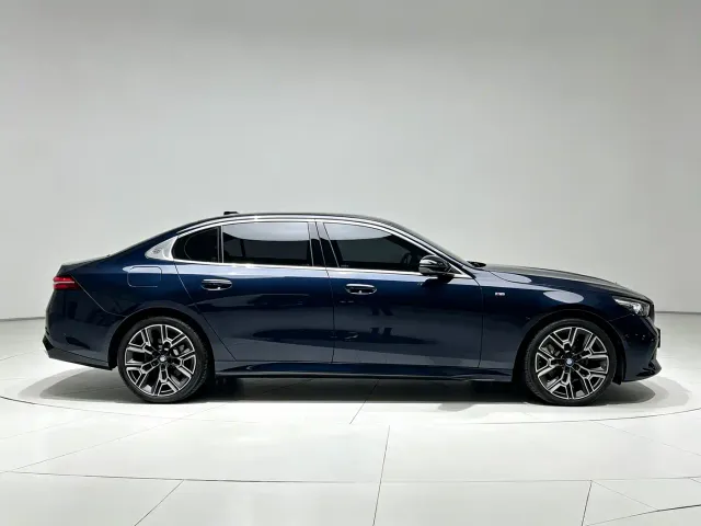 BMW 5 Series — Фото автомобиля 8