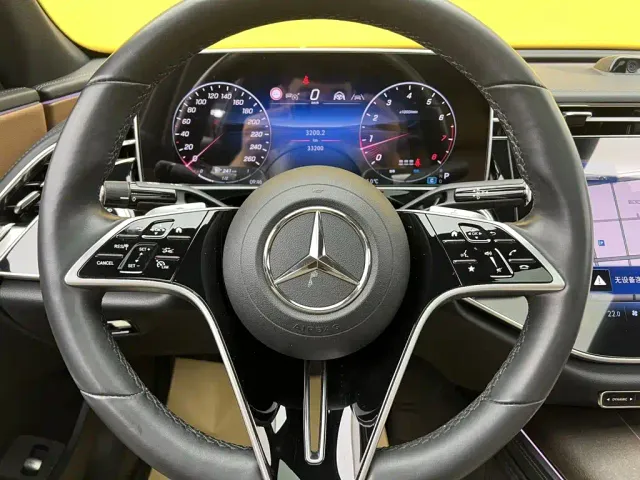 Mercedes-Benz E-Class — Фото автомобиля 9