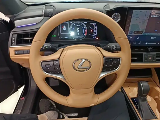 Lexus ES — Фото автомобиля 10