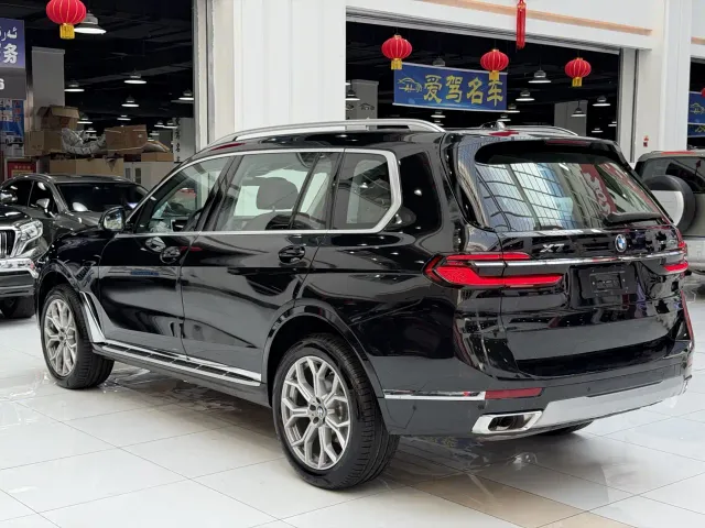 BMW X7 — Фото автомобиля 25