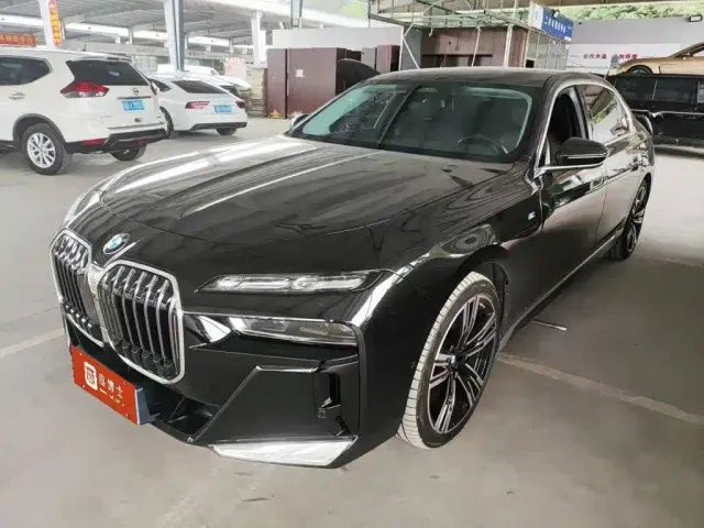 Фотография автомобиля — BMW 7 Series