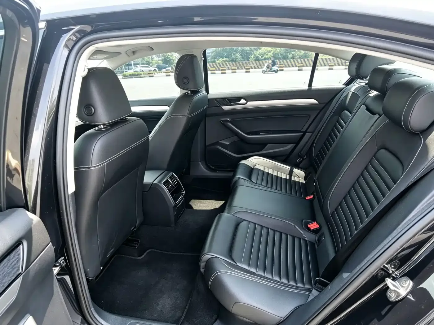 Volkswagen Magotan 2020 280TSI DSG Leading — Фото автомобиля 10