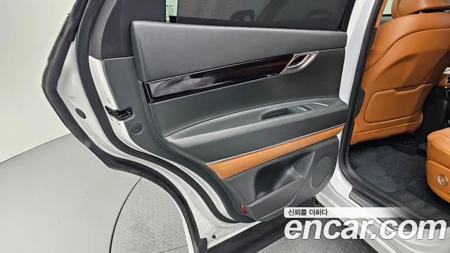 Genesis GV80 2.5T Бензин 2WD — Фото автомобиля 21