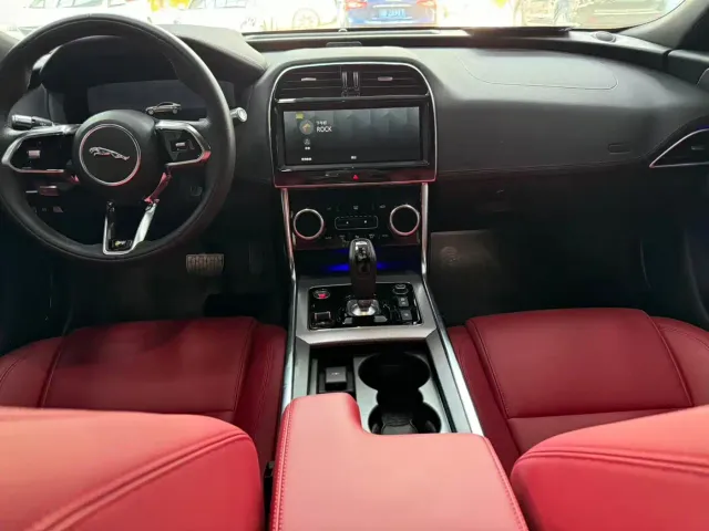Jaguar XEL — Фото автомобиля 6