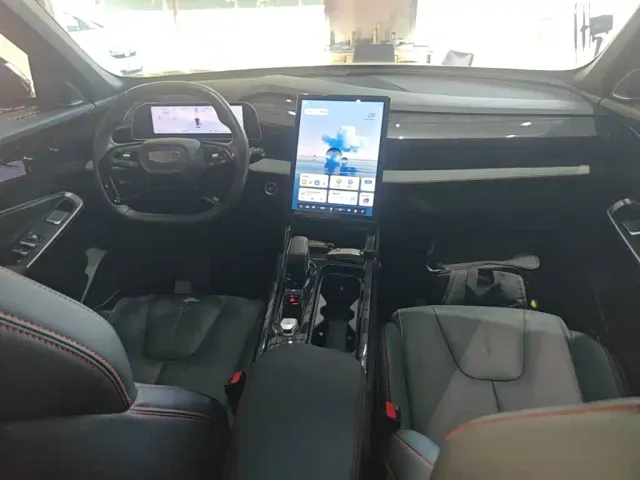 Geely Boyue — Фото автомобиля 9