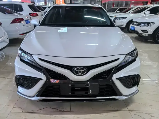 Toyota Camry — Фото автомобиля 2
