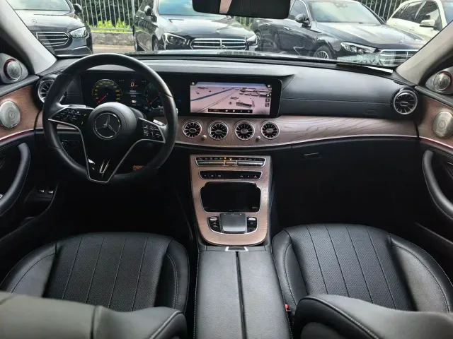 Mercedes-Benz E-Class — Фото автомобиля 9