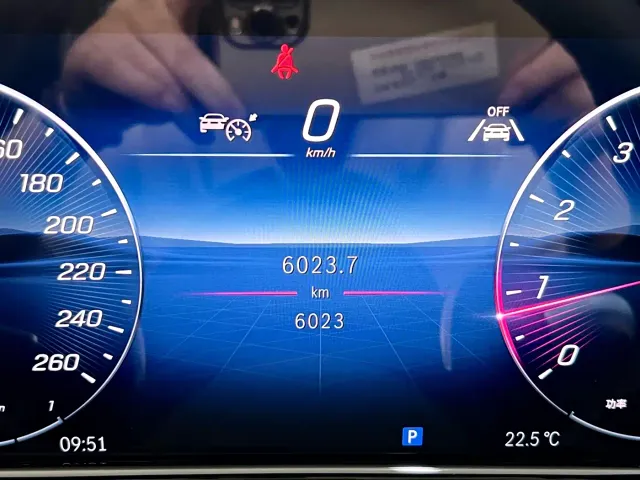 Mercedes-Benz E-Class — Фото автомобиля 13