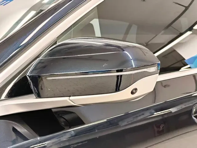 BMW 5 Series — Фото автомобиля 5